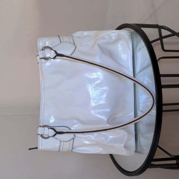 White medallion shoulder bag - Picture 5 of 15